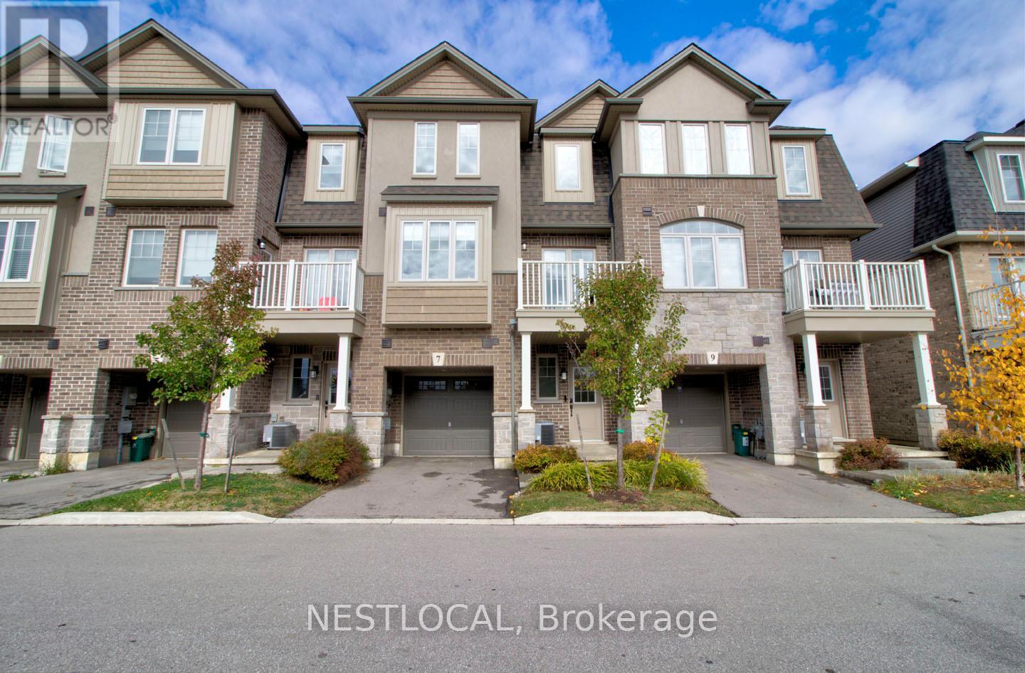 7 PIM LANE, Hamilton, Ontario
