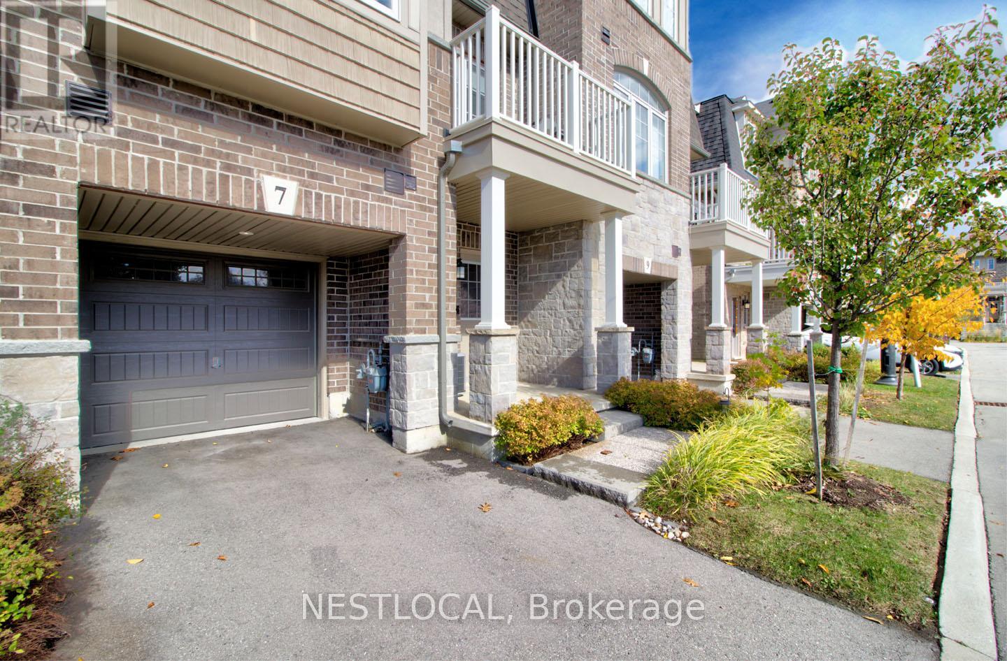 7 Pim Lane, Hamilton, Ontario  L9K 0K1 - Photo 2 - X12477321