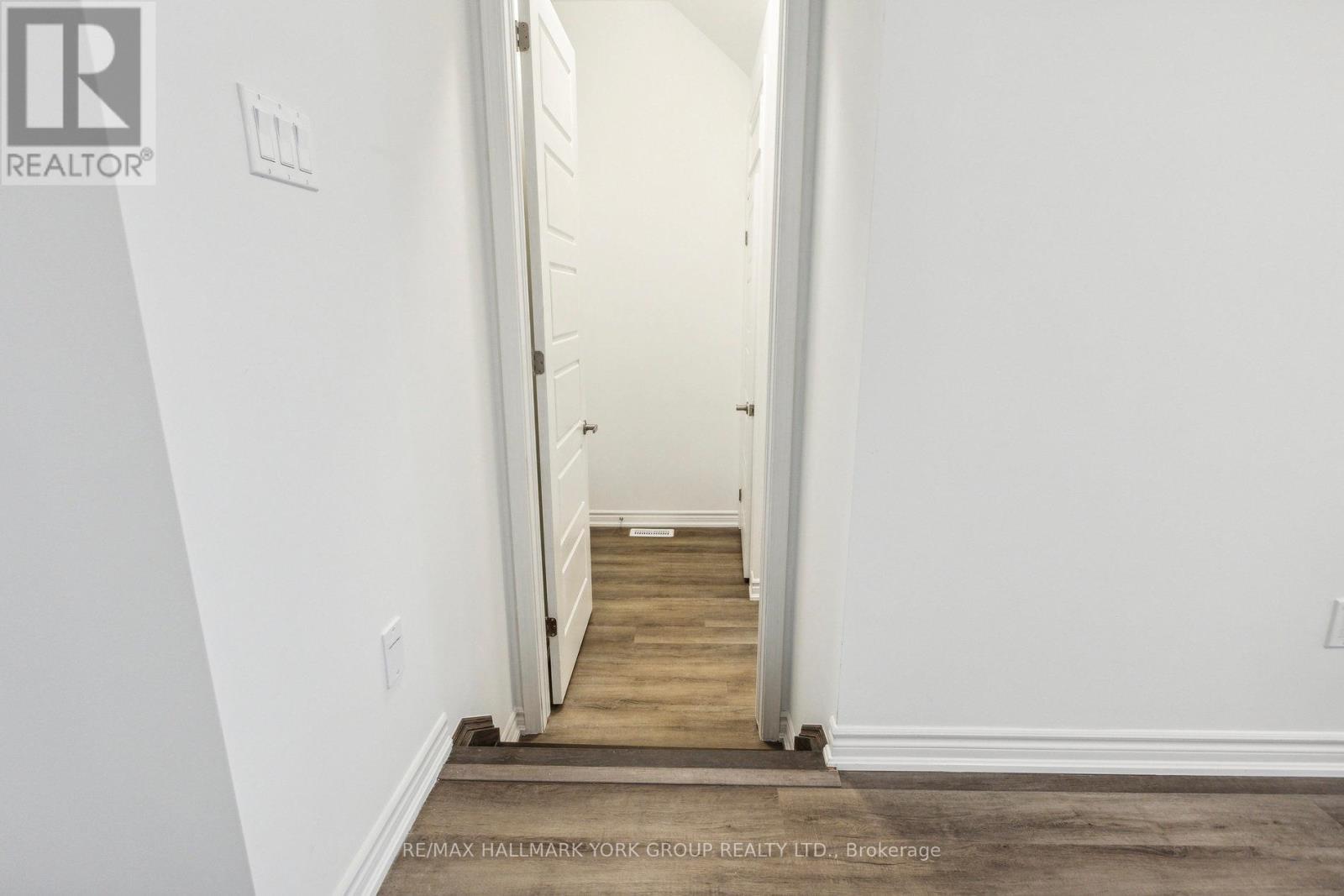 54 Histand Trail, Kitchener, Ontario  N2R 0S2 - Photo 12 - X12477358