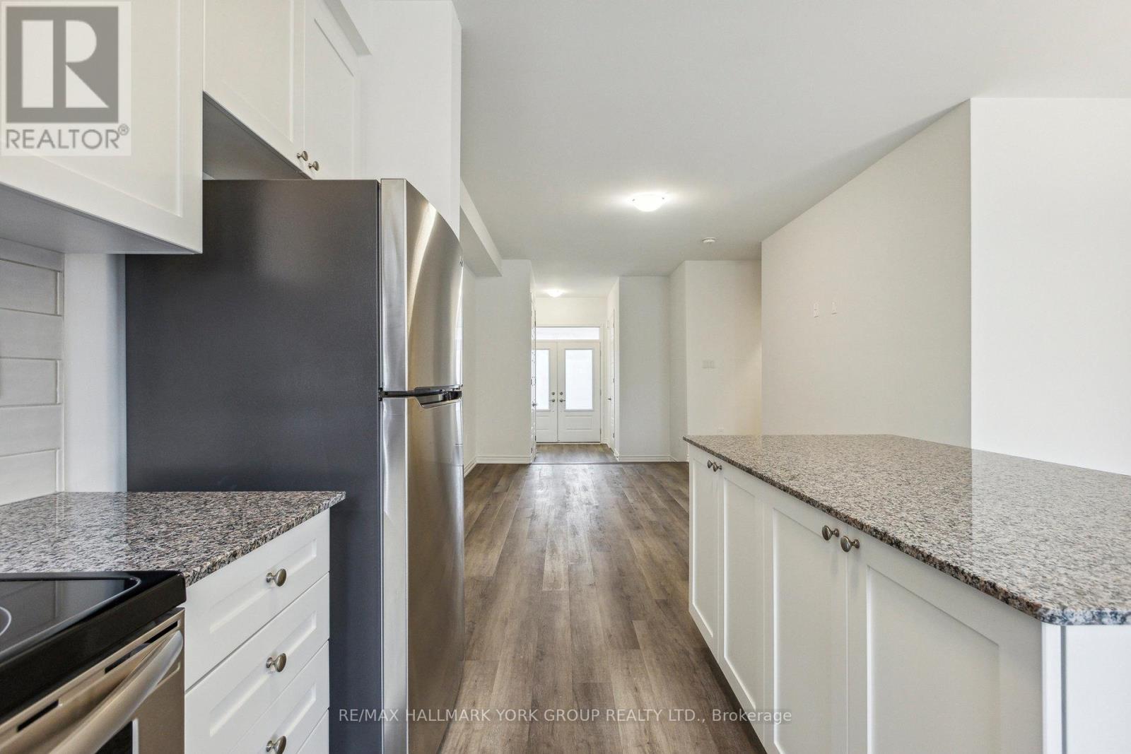 54 Histand Trail, Kitchener, Ontario  N2R 0S2 - Photo 5 - X12477358