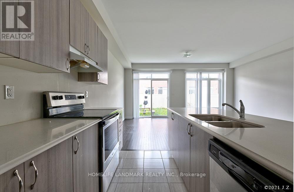 28 Titan Trail, Markham, Ontario  L3S 0E2 - Photo 7 - N12375336