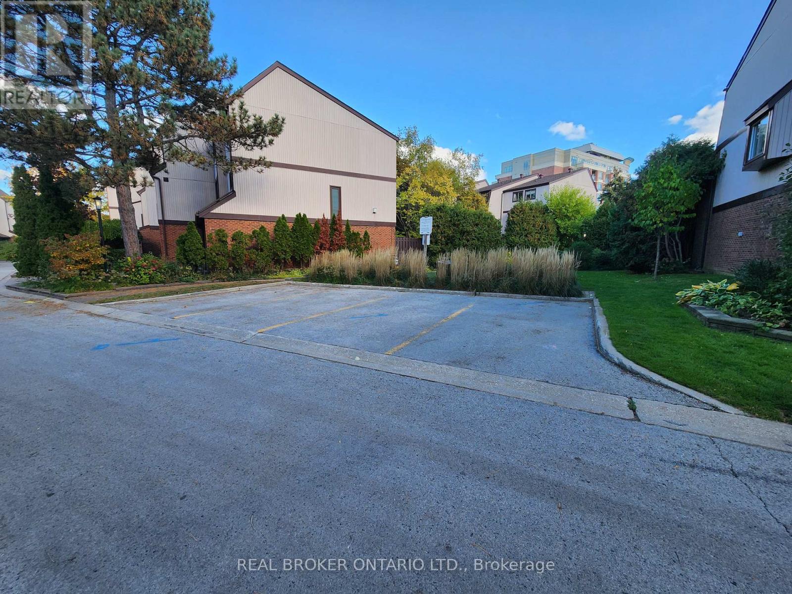 27 - 1060 Walden Circle, Mississauga, Ontario  L5J 4J9 - Photo 35 - W12477336