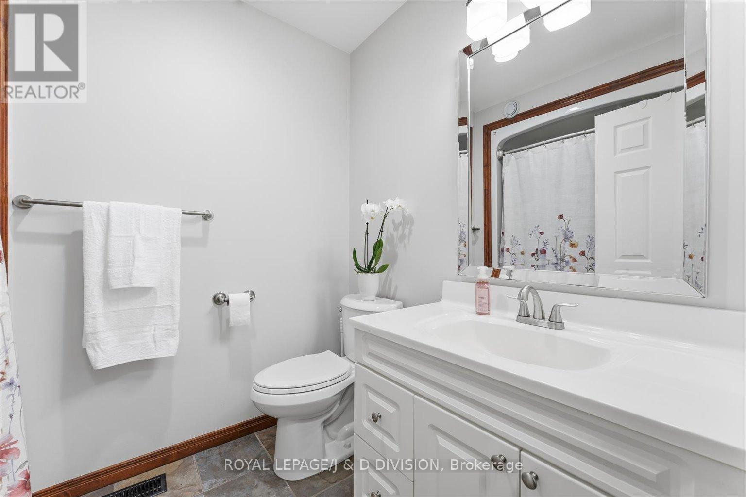 2925 Pinecone Trail, Severn, Ontario  L0K 2B0 - Photo 30 - S12476986