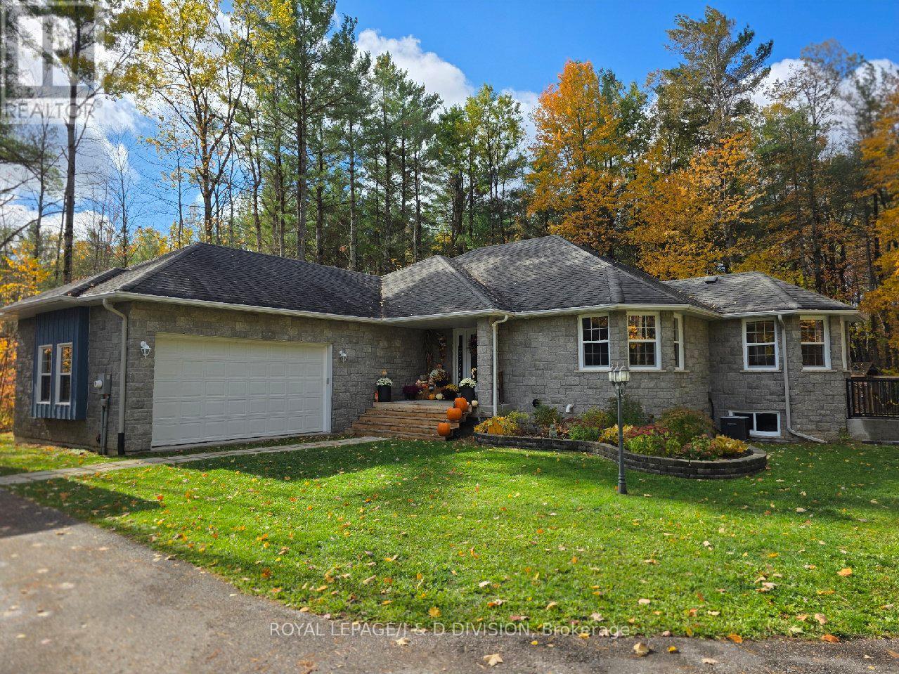 2925 Pinecone Trail, Severn, Ontario  L0K 2B0 - Photo 49 - S12476986