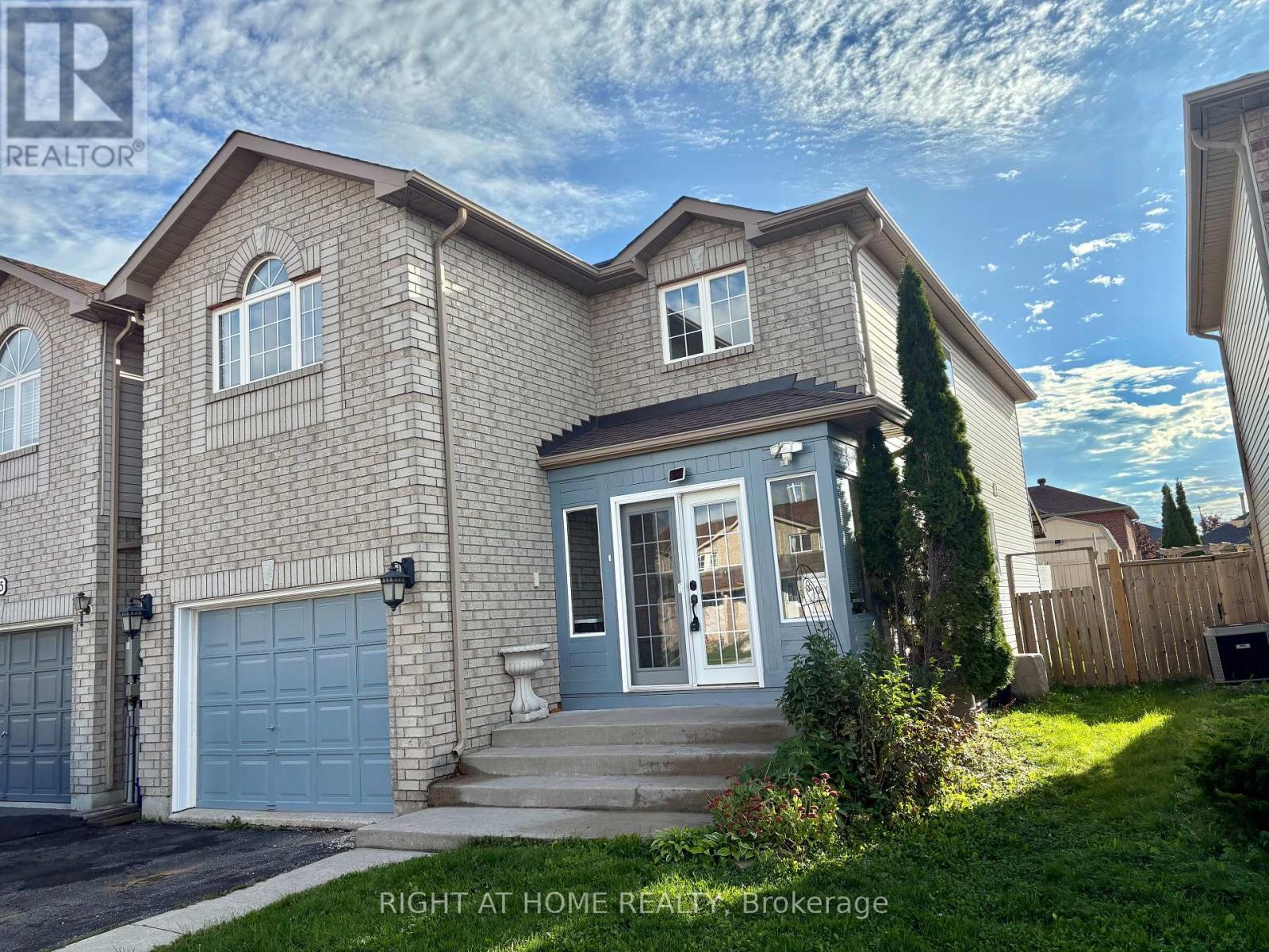 33 RAYMOND CRESCENT, Barrie, Ontario