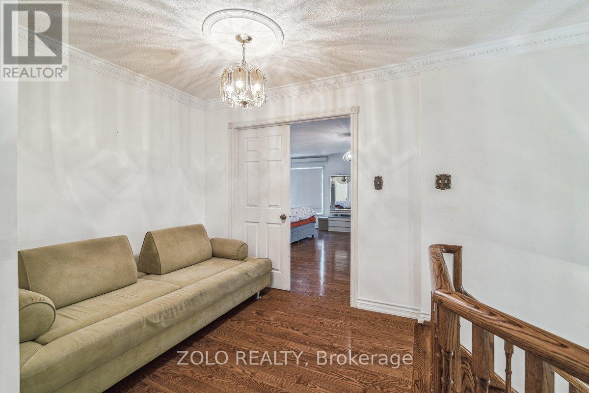 95 Pemberton Road, Richmond Hill (North Richvale), Ontario  L4C 3T6 - Photo 19 - N12461880