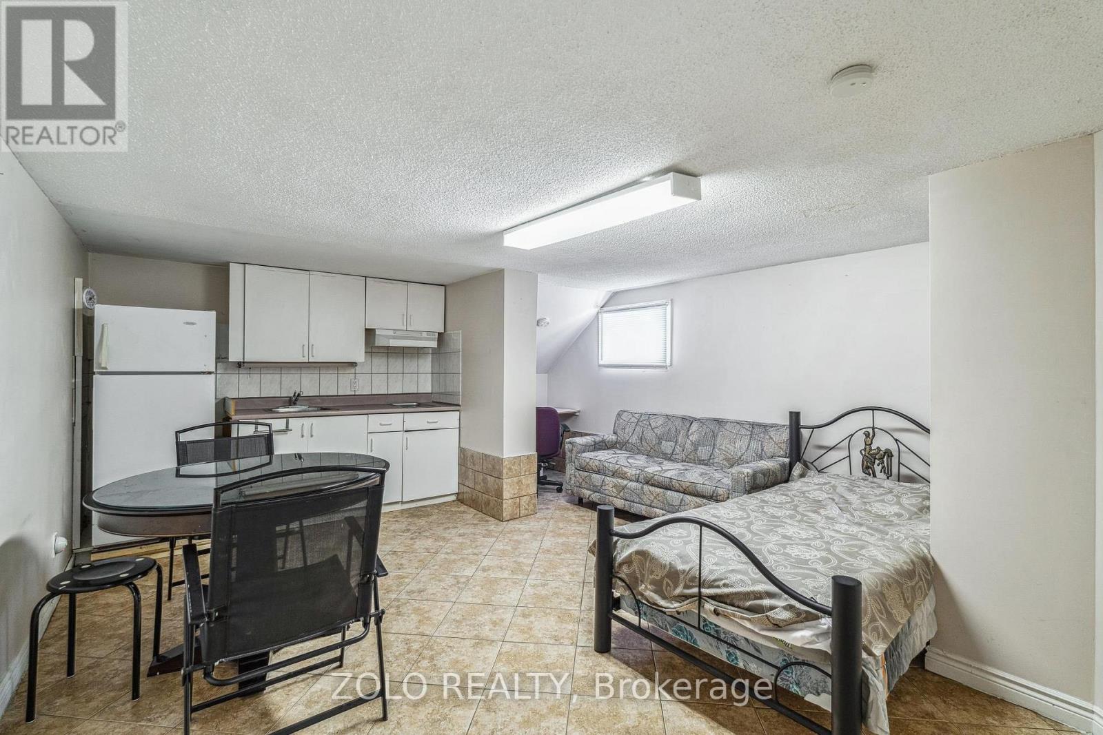 95 Pemberton Road, Richmond Hill (North Richvale), Ontario  L4C 3T6 - Photo 31 - N12461880