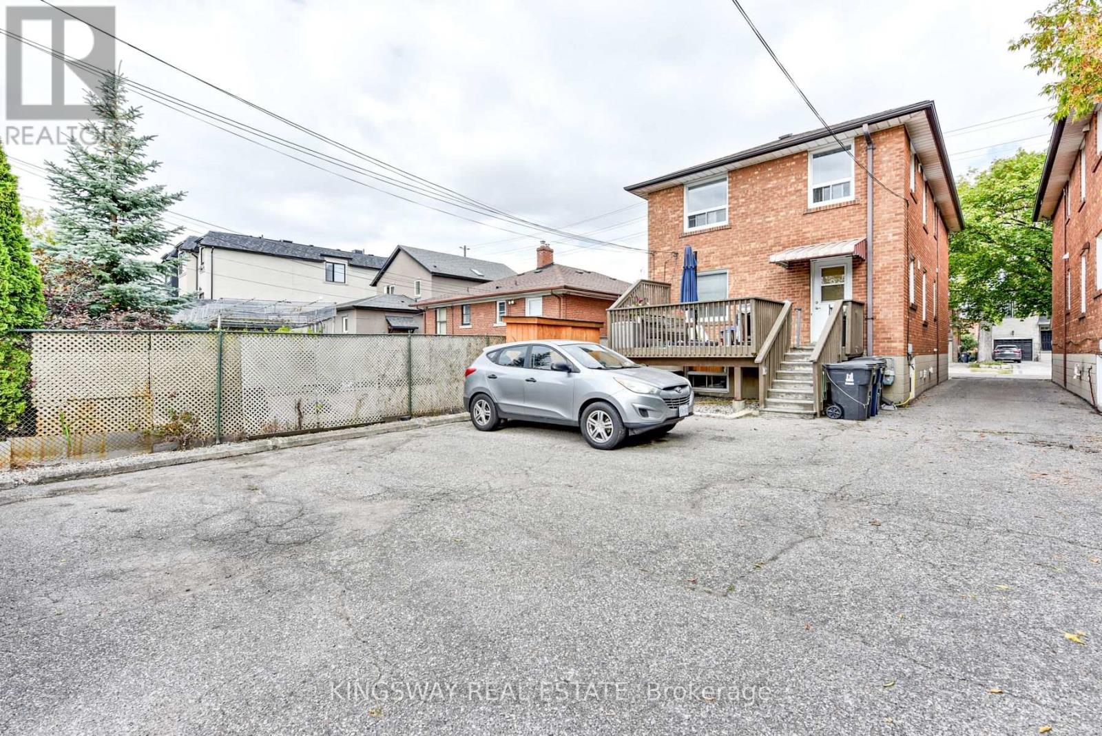 29 Evans Avenue, Toronto (Mimico), Ontario  M8Z 1H4 - Photo 7 - W12458747