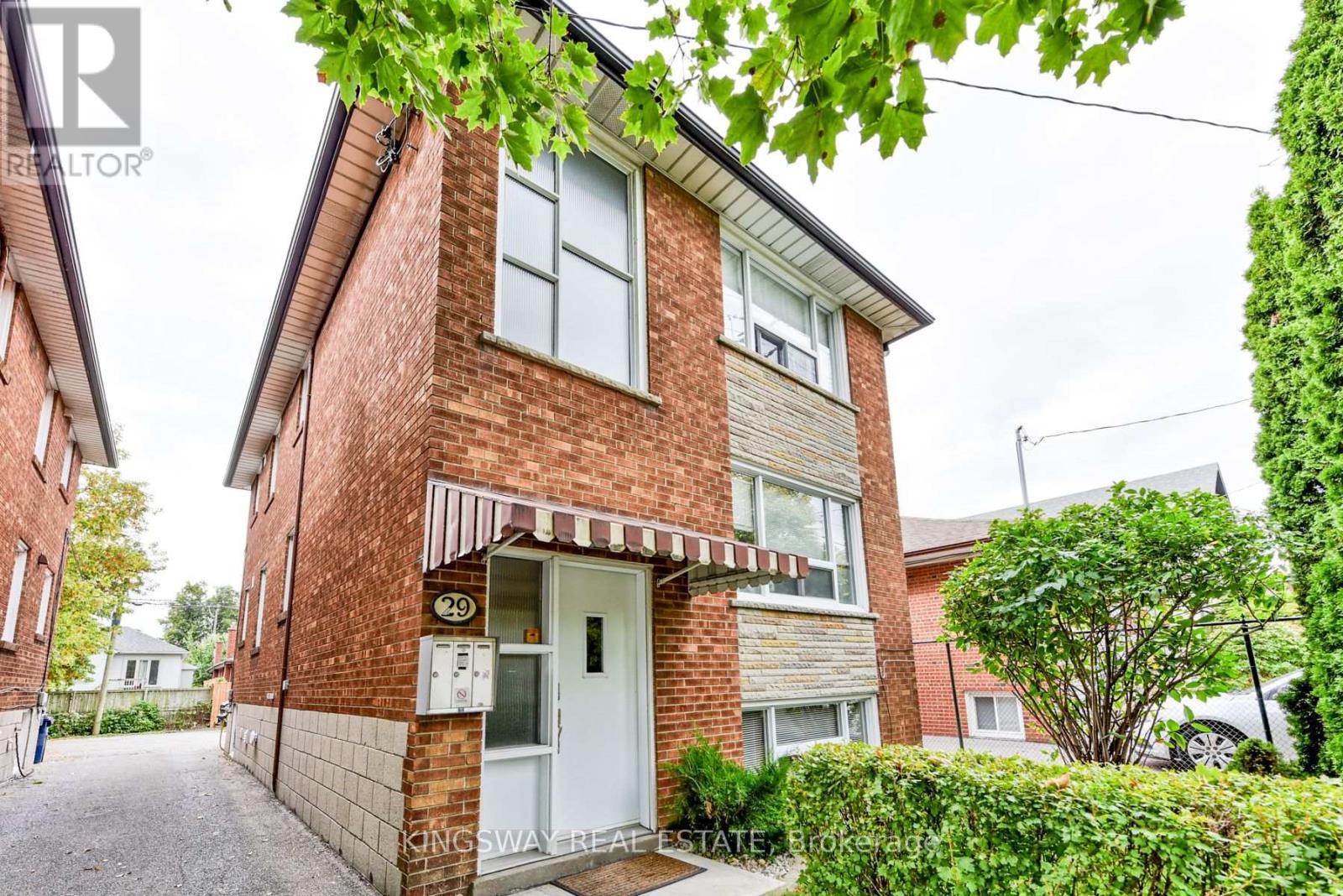 29 Evans Avenue, Toronto (Mimico), Ontario  M8Z 1H4 - Photo 4 - W12458747