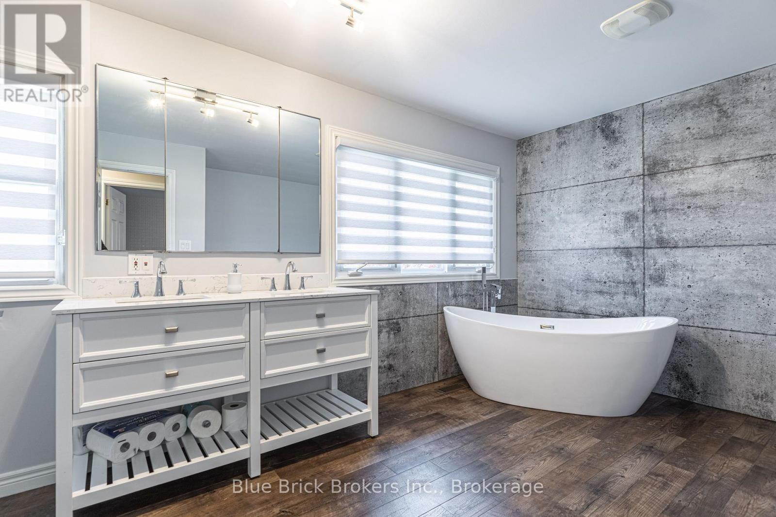 2320 Hyde Park Road N, London North, Ontario  N6H 5K2 - Photo 26 - X12476549