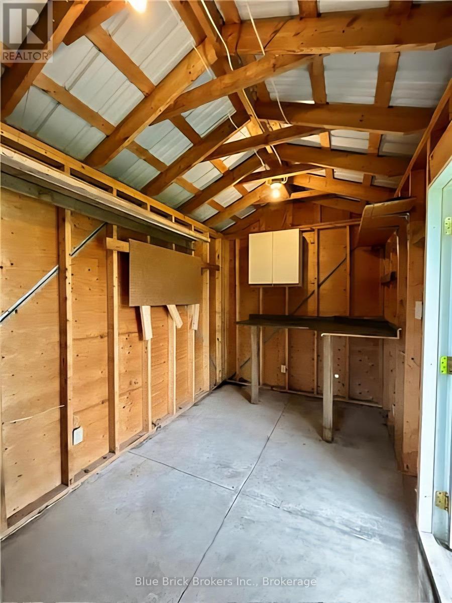 2320 Hyde Park Road N, London North, Ontario  N6H 5K2 - Photo 38 - X12476549