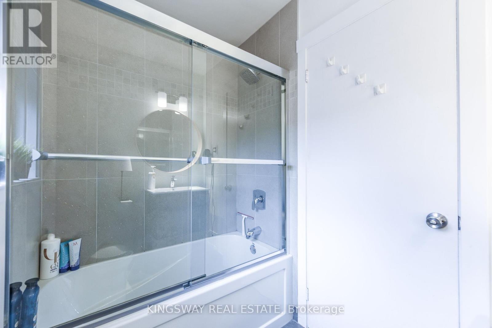 29 Evans Avenue, Toronto (Mimico), Ontario  M8Z 1H4 - Photo 36 - W12458747