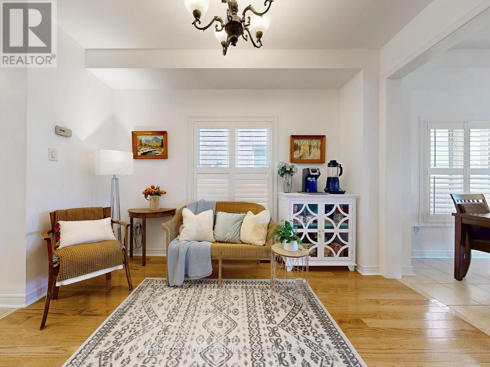 50 Versailles Crescent, Brampton, Ontario  L6P 3J9 - Photo 5 - W12473576