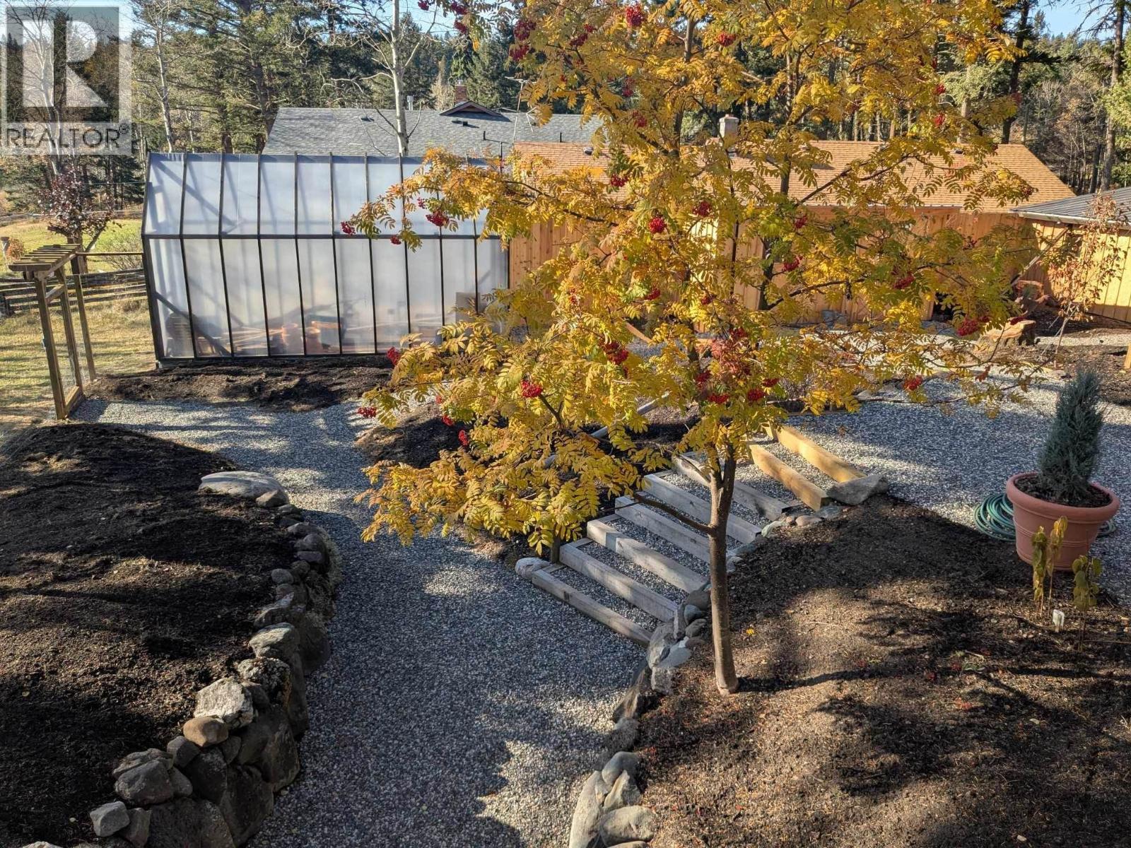 5359 Annaham Crescent, 108 Mile Ranch, British Columbia  V0K 2Z0 - Photo 3 - R3060516