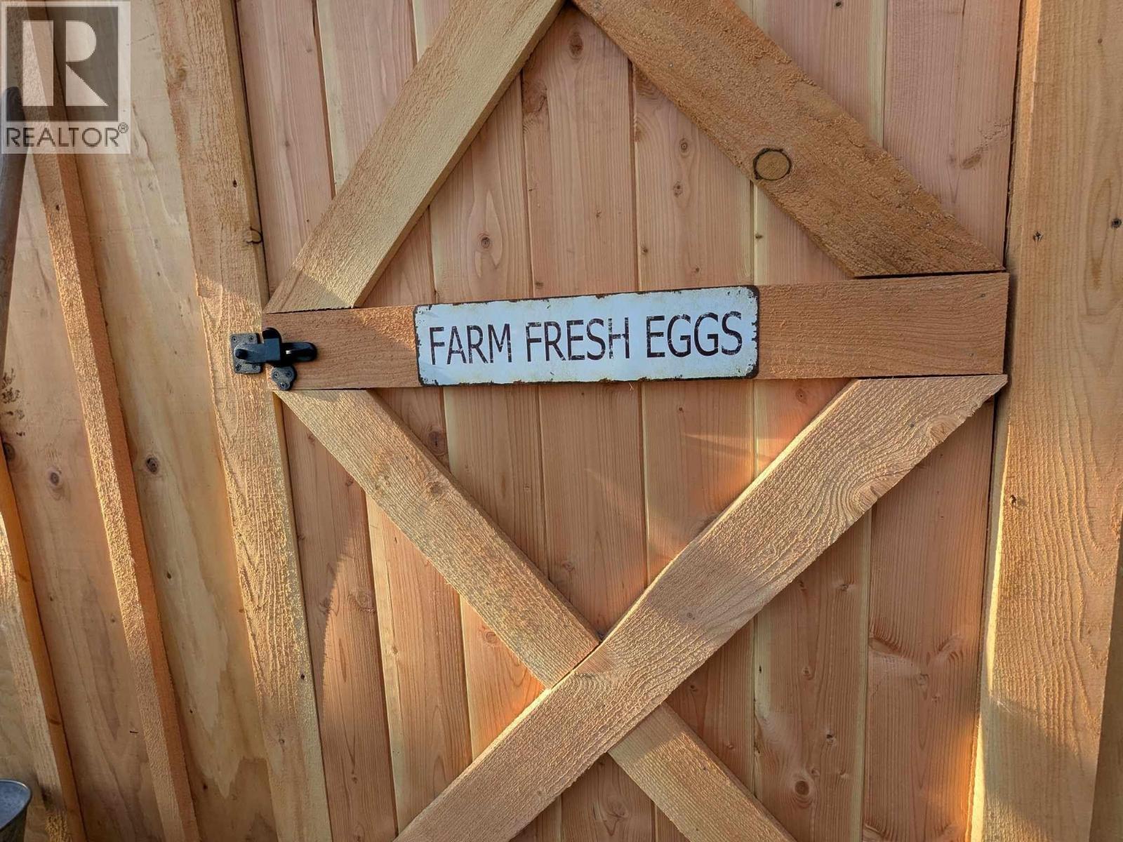 5359 Annaham Crescent, 108 Mile Ranch, British Columbia  V0K 2Z0 - Photo 11 - R3060516