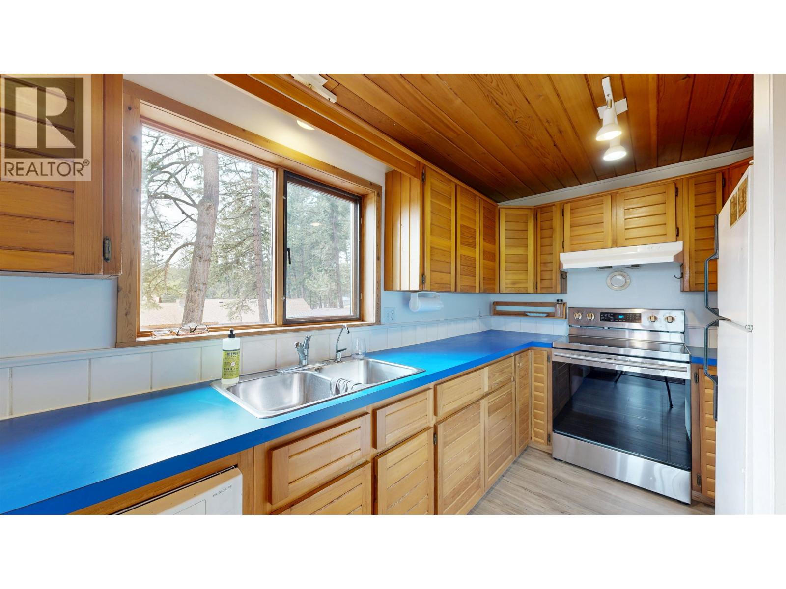 5359 Annaham Crescent, 108 Mile Ranch, British Columbia  V0K 2Z0 - Photo 27 - R3060516