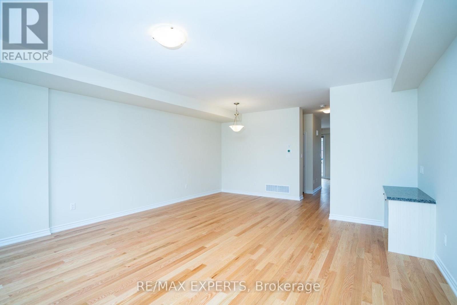 1455 National Common Crescent, Burlington, Ontario  L7P 0V7 - Photo 3 - W12477283