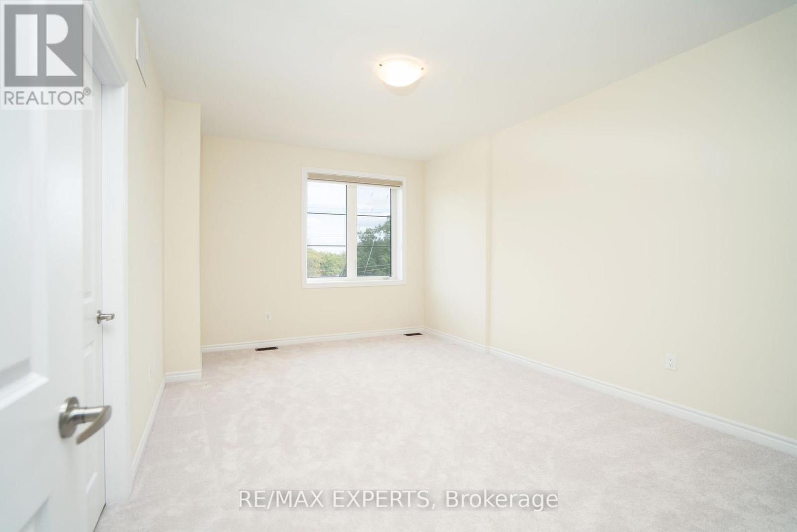 1455 National Common Crescent, Burlington, Ontario  L7P 0V7 - Photo 10 - W12477283