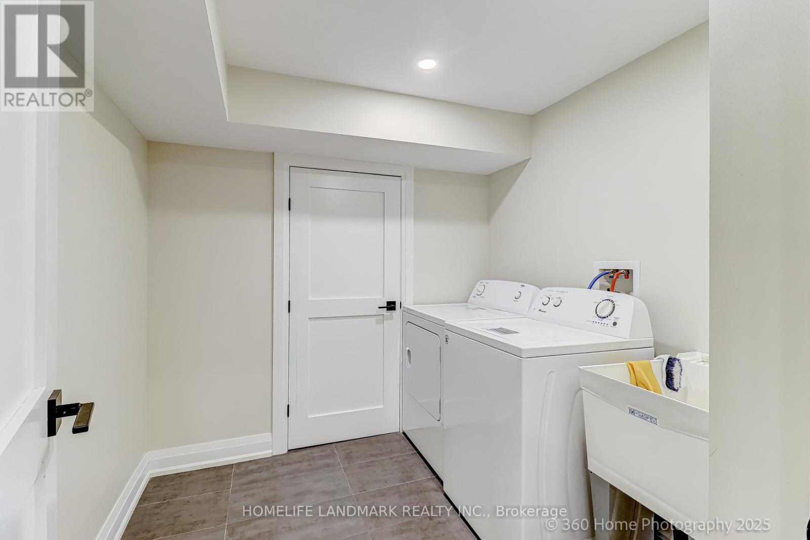 24 Evanston Drive, Toronto, Ontario  M3H 5P1 - Photo 23 - C12477370