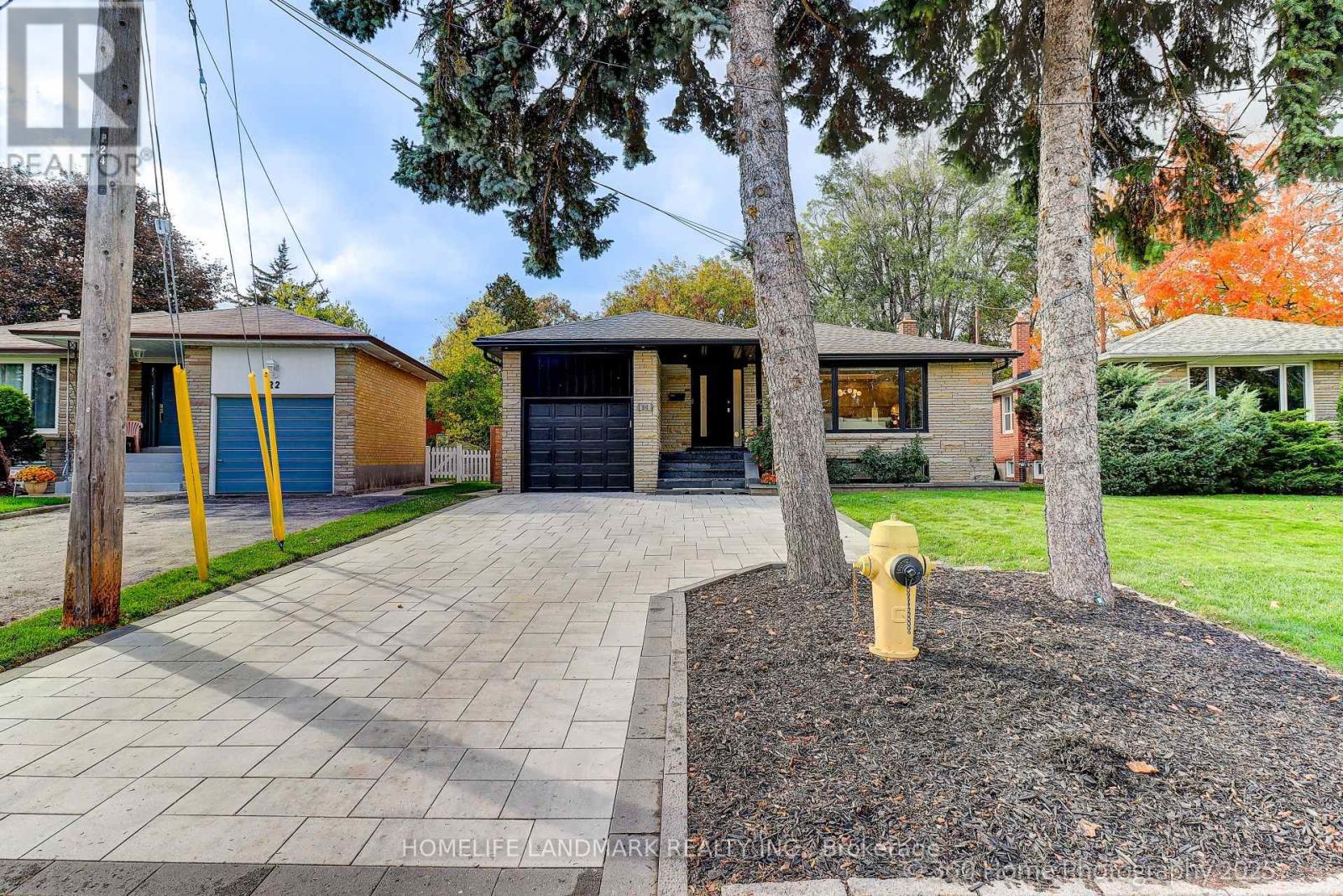 24 Evanston Drive, Toronto, Ontario  M3H 5P1 - Photo 4 - C12477370