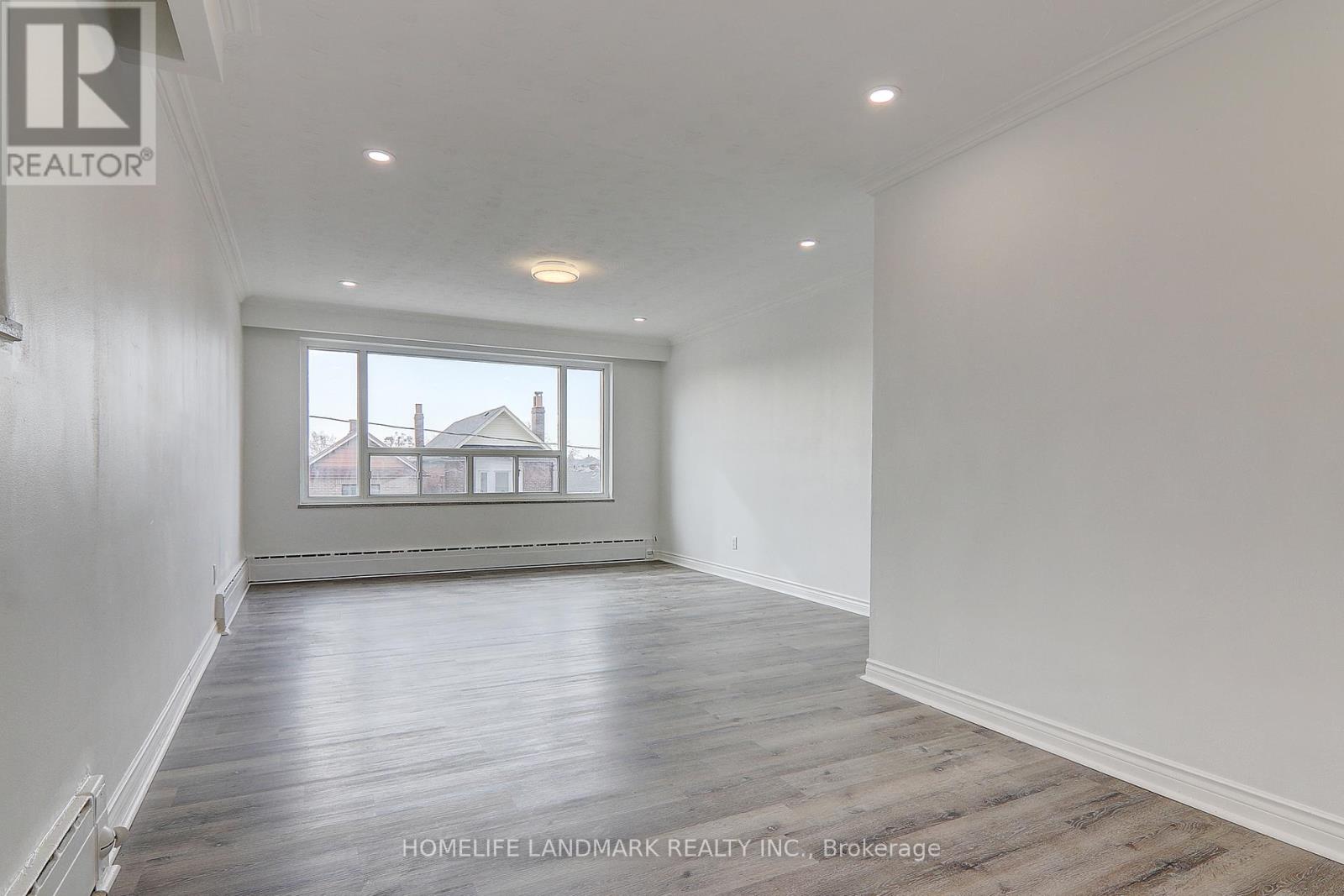2(Upper - 8 Hanson Road, Toronto, Ontario  M6E 1T3 - Photo 11 - C12477462