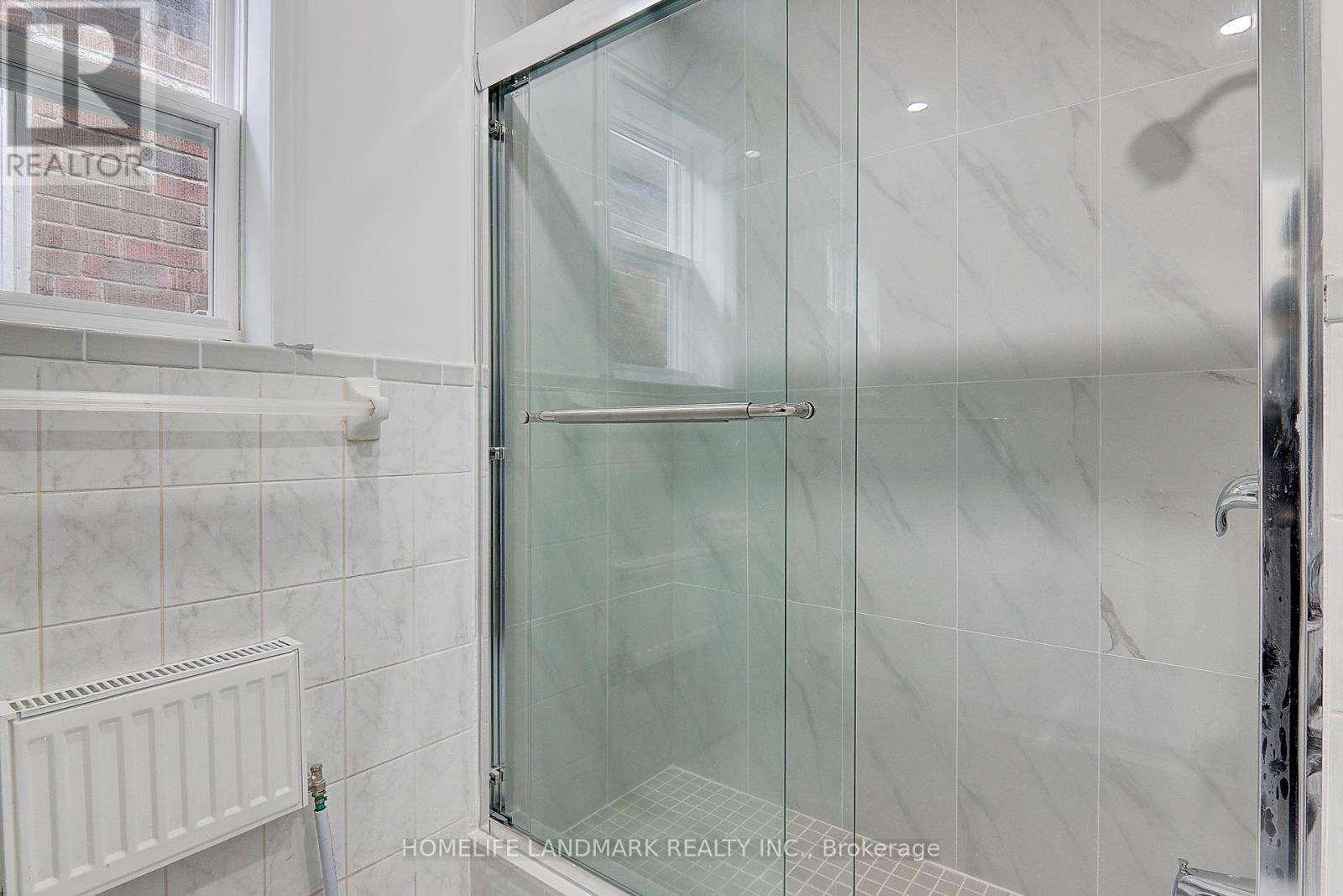 2(Upper - 8 Hanson Road, Toronto, Ontario  M6E 1T3 - Photo 13 - C12477462
