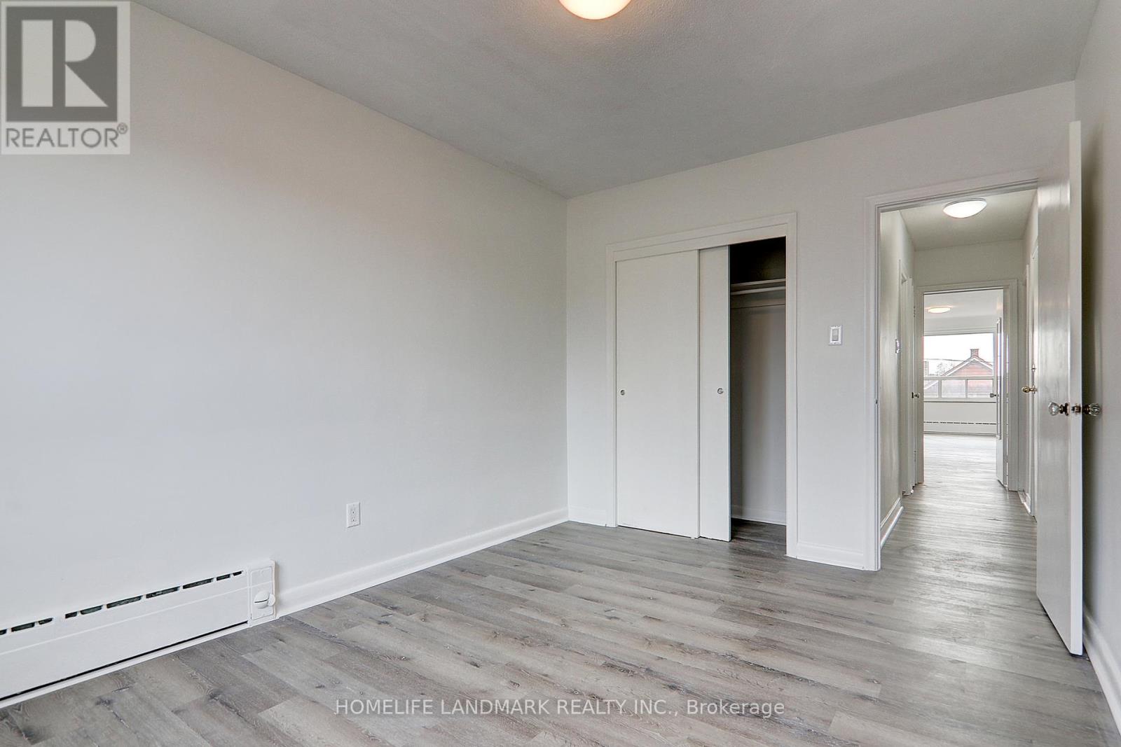 2(Upper - 8 Hanson Road, Toronto, Ontario  M6E 1T3 - Photo 17 - C12477462