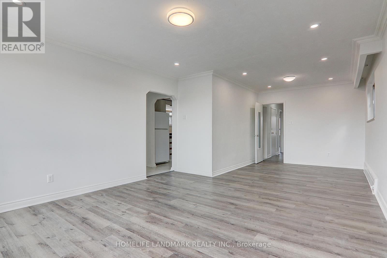 2(Upper - 8 Hanson Road, Toronto, Ontario  M6E 1T3 - Photo 5 - C12477462