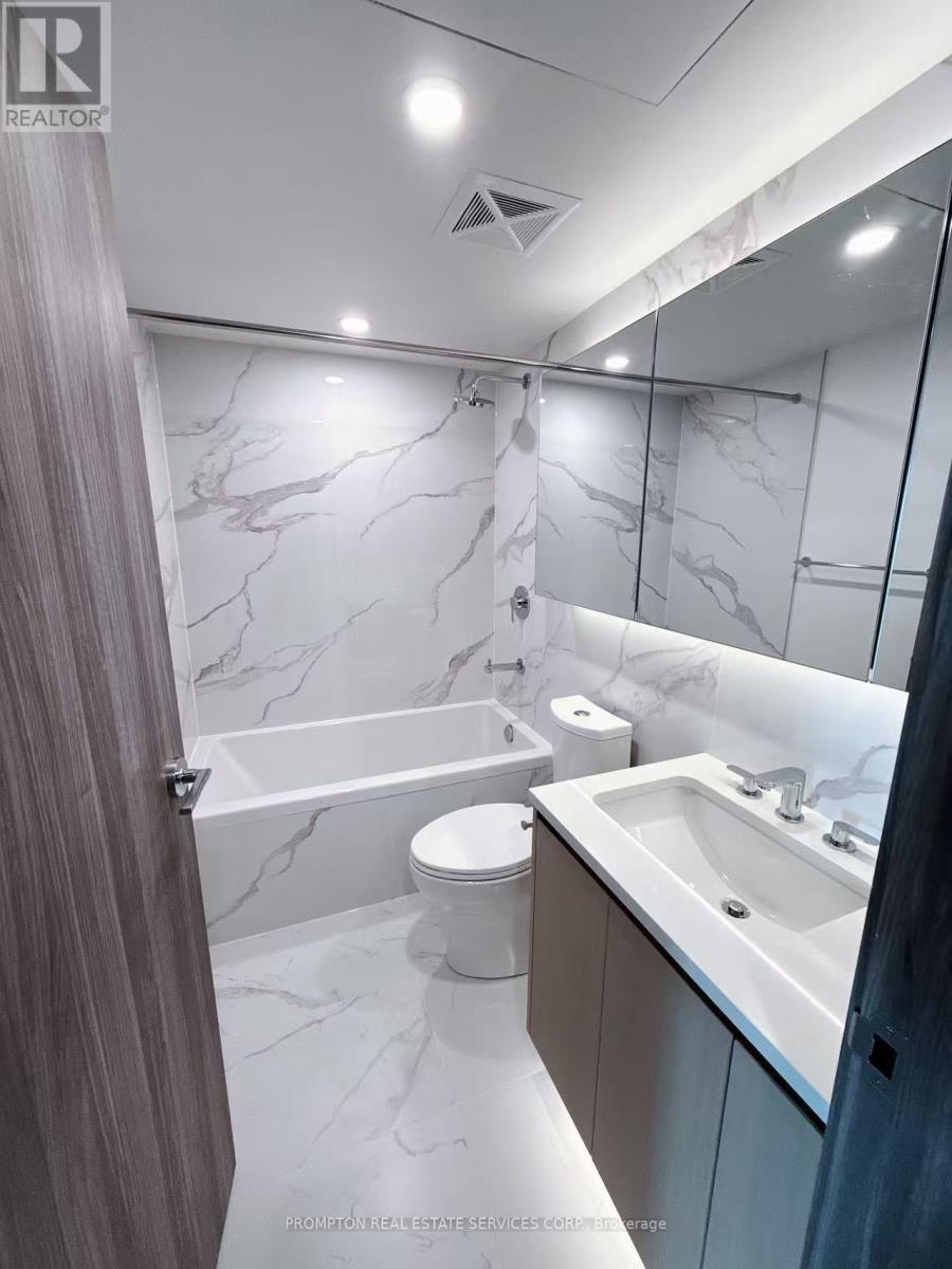 4703 - 1 Concord Cityplace Way, Toronto, Ontario  M5V 0X3 - Photo 10 - C12477484