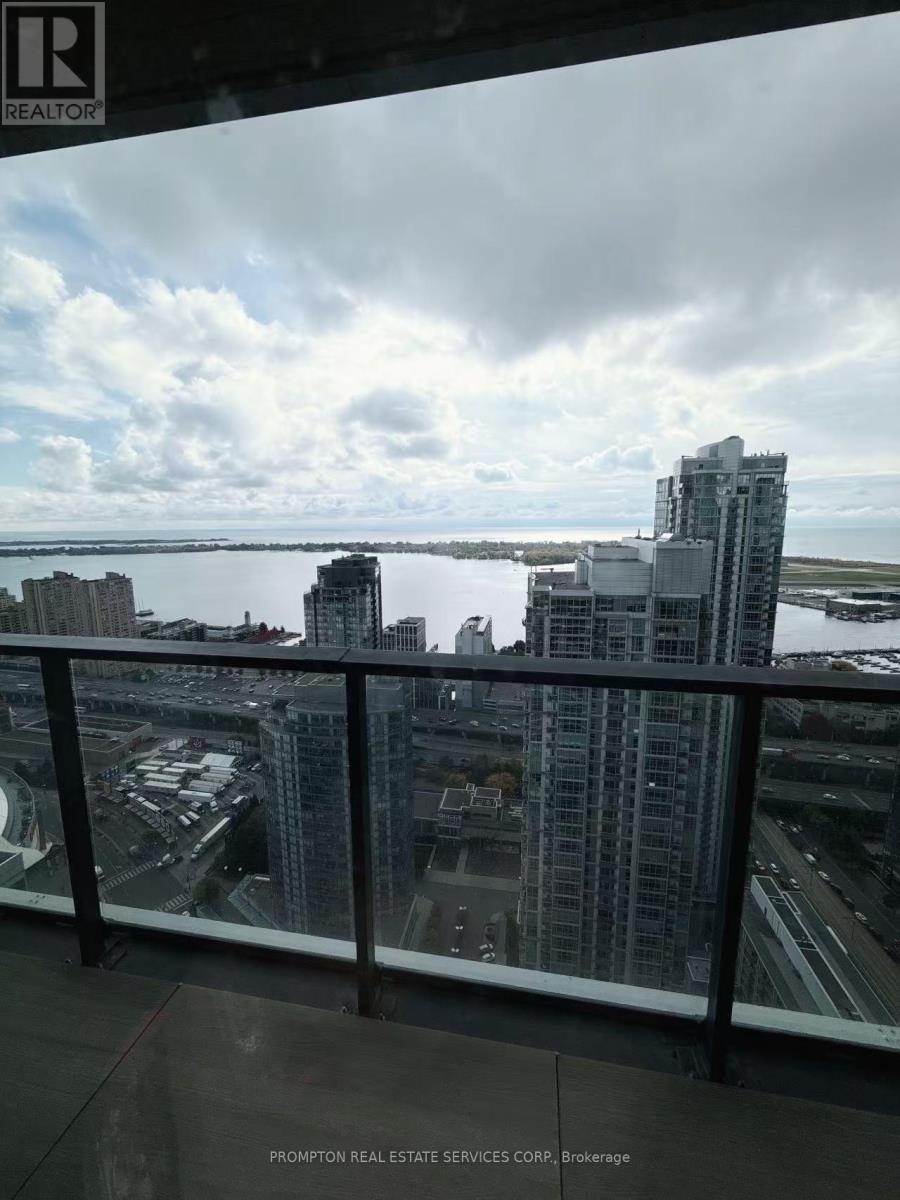 4703 - 1 Concord Cityplace Way, Toronto, Ontario  M5V 0X3 - Photo 17 - C12477484