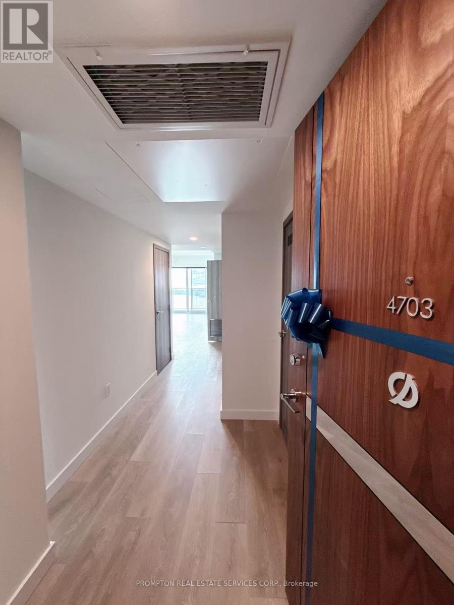 4703 - 1 Concord Cityplace Way, Toronto, Ontario  M5V 0X3 - Photo 9 - C12477484