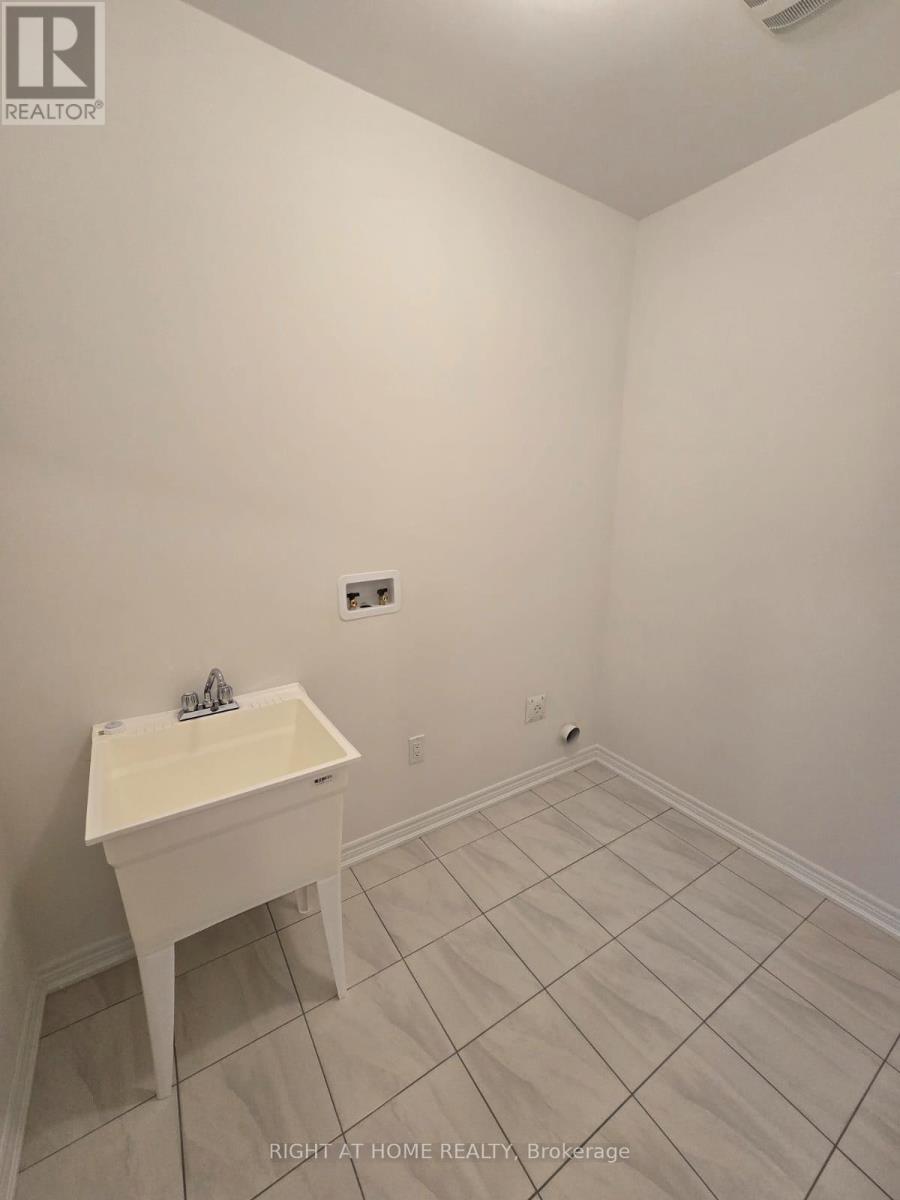 60 Mcgowan Drive, Whitby, Ontario  L1P 0R5 - Photo 13 - E12477473