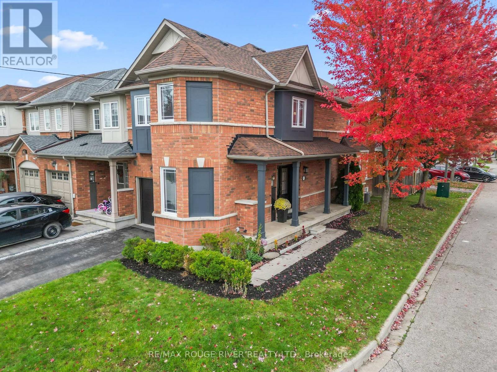 32 Beer Crescent, Ajax, Ontario  L1S 0A4 - Photo 2 - E12477510