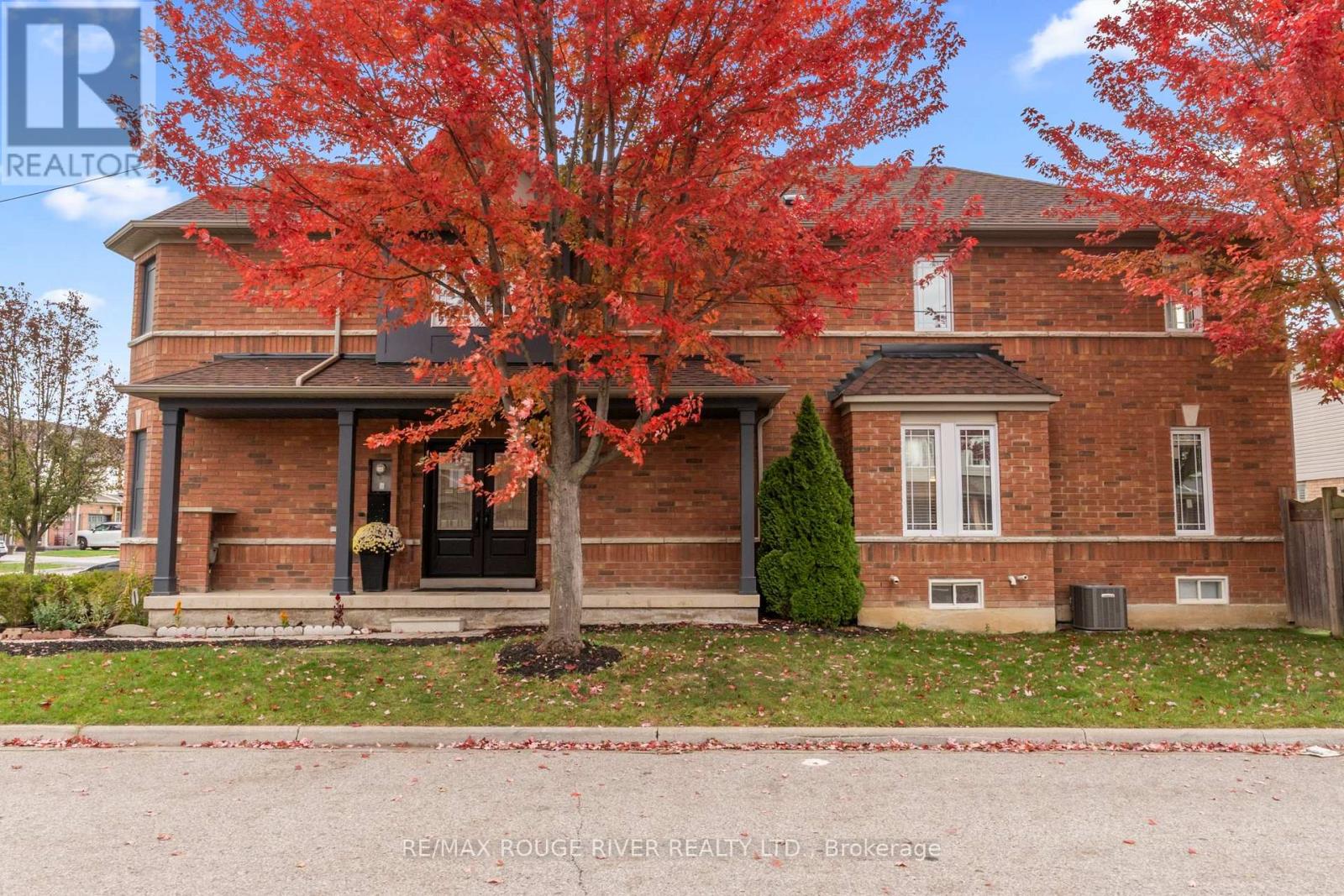 32 Beer Crescent, Ajax, Ontario  L1S 0A4 - Photo 3 - E12477510