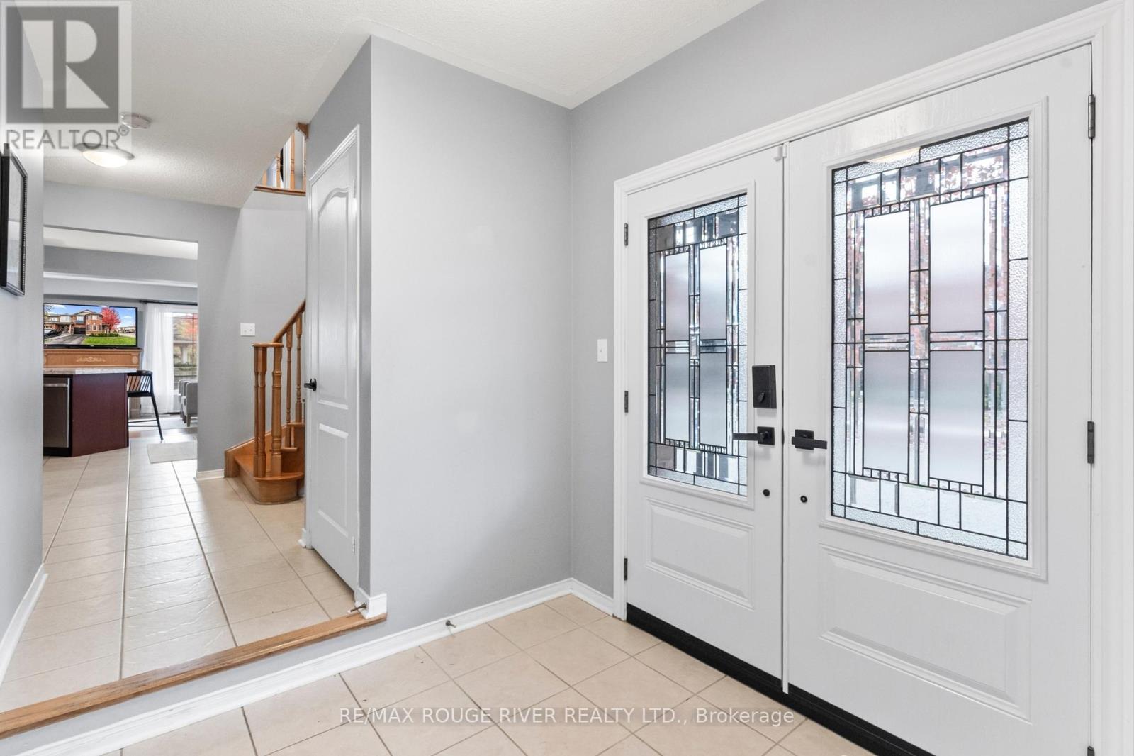 32 Beer Crescent, Ajax, Ontario  L1S 0A4 - Photo 4 - E12477510