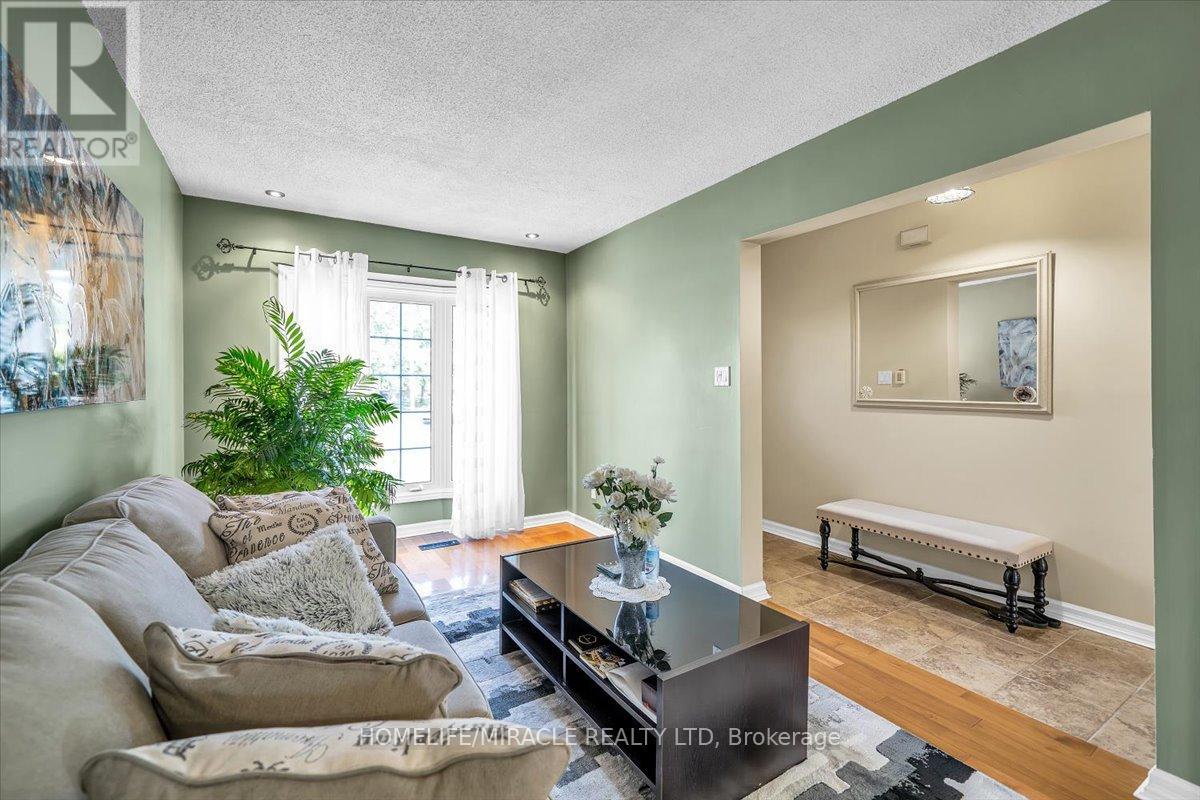 56 Fairmeadow Place, Whitby, Ontario  L1N 8W4 - Photo 6 - E12477517