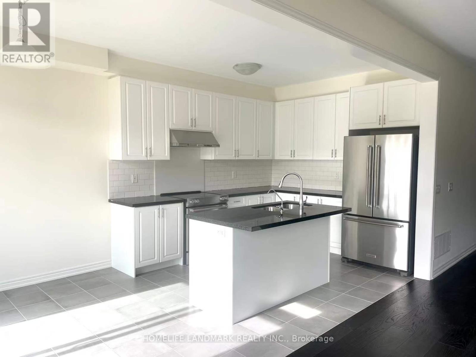 270 Silk Twist Drive, East Gwillimbury, Ontario  L9N 0X3 - Photo 4 - N12477411