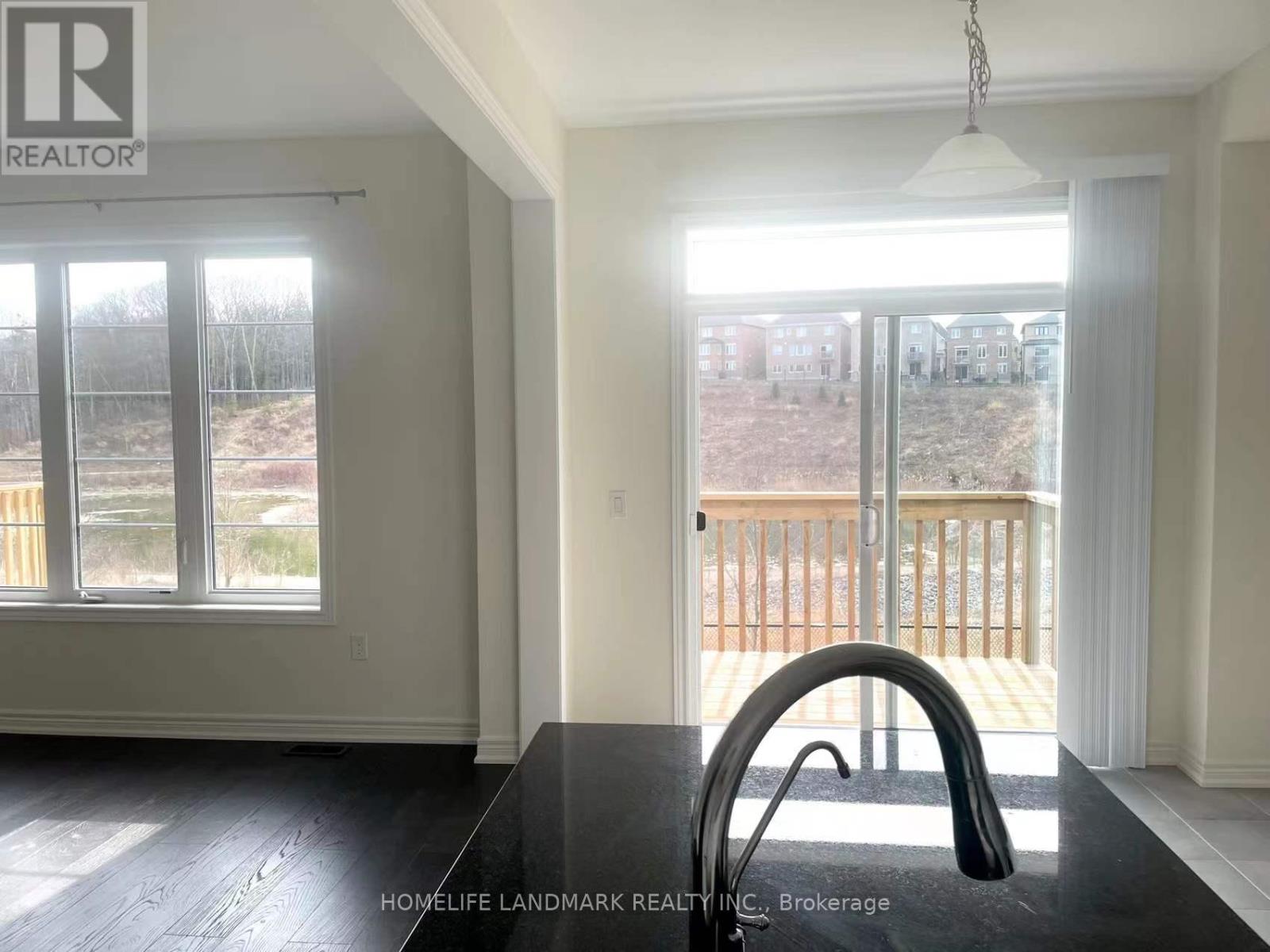 270 Silk Twist Drive, East Gwillimbury, Ontario  L9N 0X3 - Photo 7 - N12477411