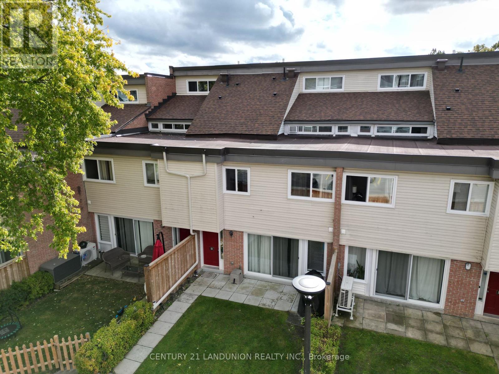 111 Milestone Crescent, Aurora, Ontario  L4G 3M2 - Photo 2 - N12477416