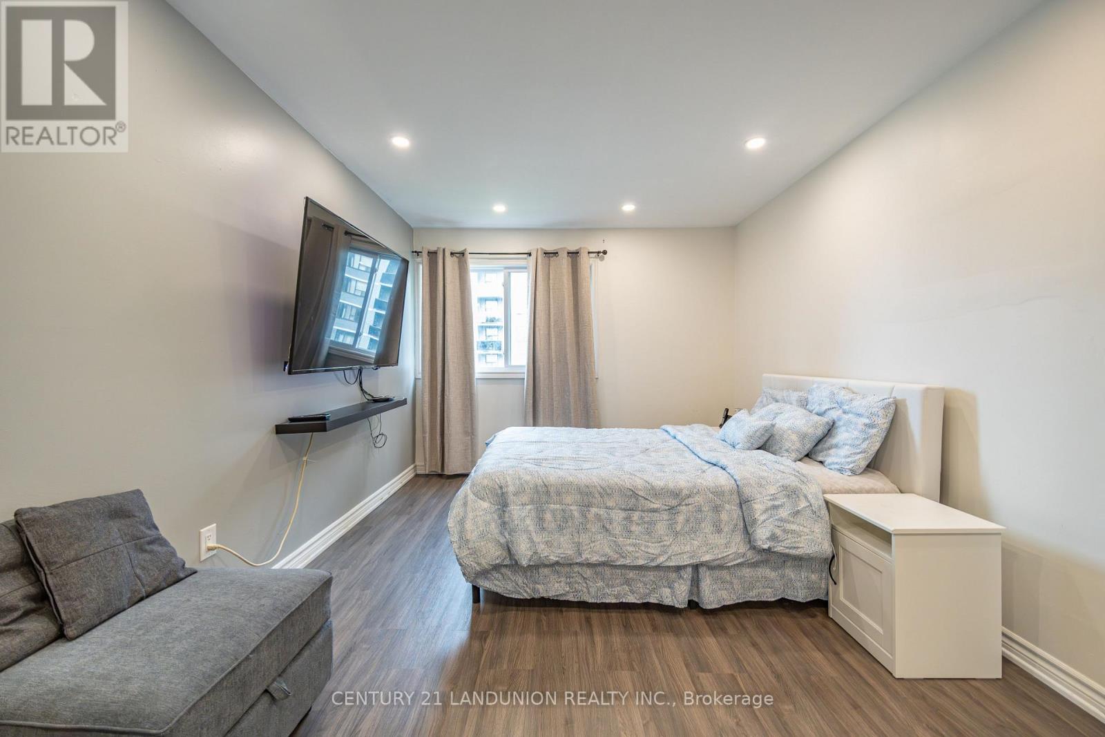 111 Milestone Crescent, Aurora, Ontario  L4G 3M2 - Photo 29 - N12477416