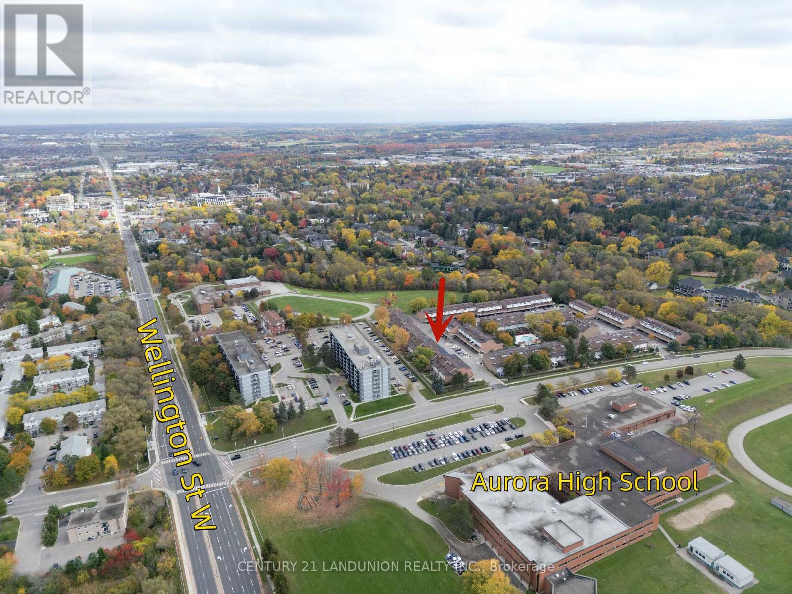 111 Milestone Crescent, Aurora, Ontario  L4G 3M2 - Photo 3 - N12477416