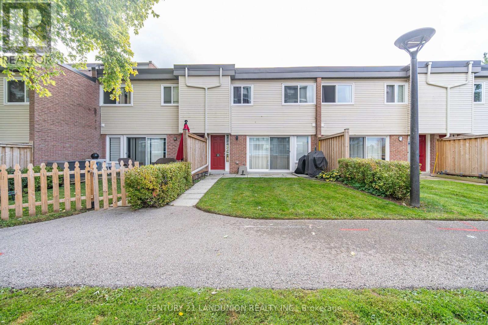 111 Milestone Crescent, Aurora, Ontario  L4G 3M2 - Photo 6 - N12477416