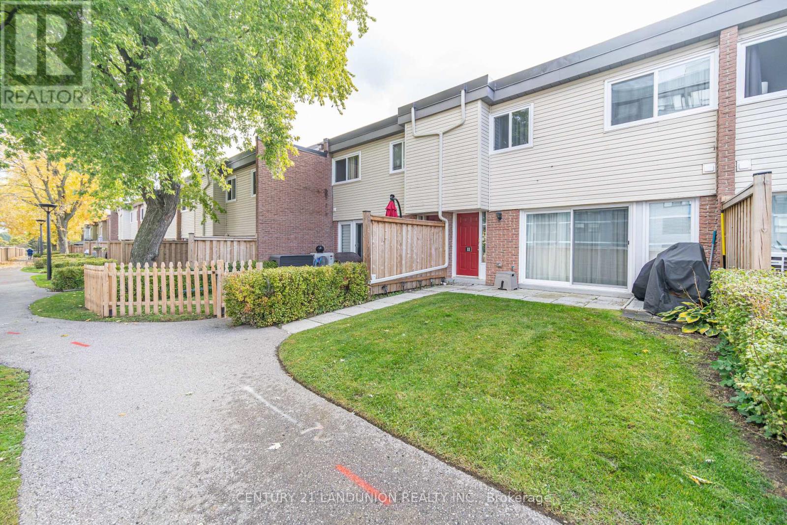 111 Milestone Crescent, Aurora, Ontario  L4G 3M2 - Photo 7 - N12477416