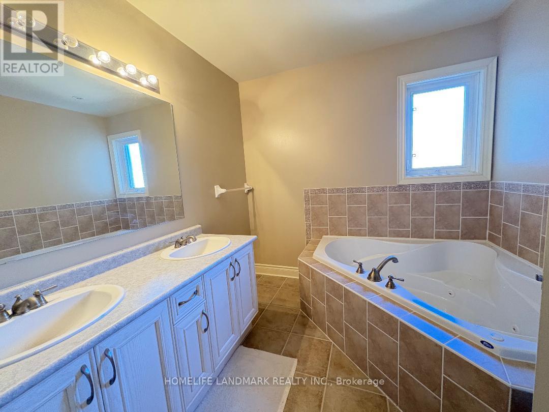 29 Hans Drive, Markham, Ontario  L6C 1S9 - Photo 14 - N12477454
