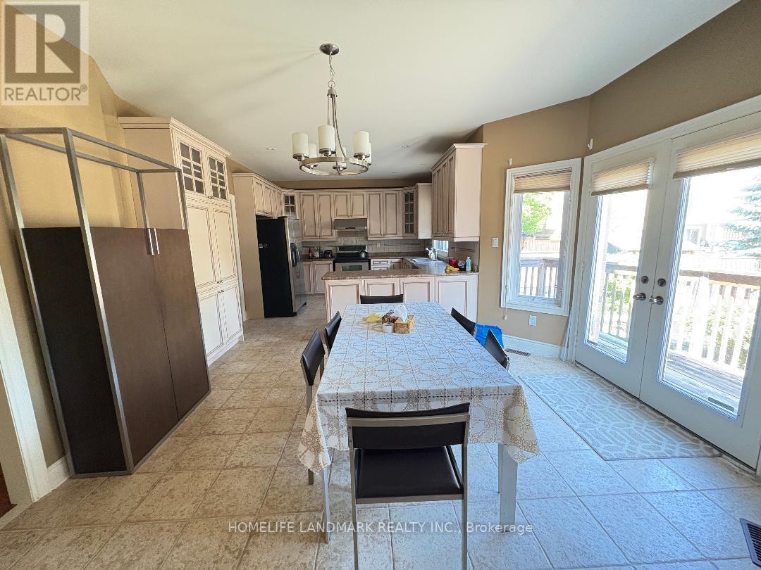 29 Hans Drive, Markham, Ontario  L6C 1S9 - Photo 7 - N12477454