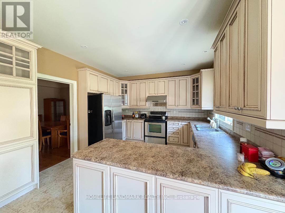 29 Hans Drive, Markham, Ontario  L6C 1S9 - Photo 8 - N12477454