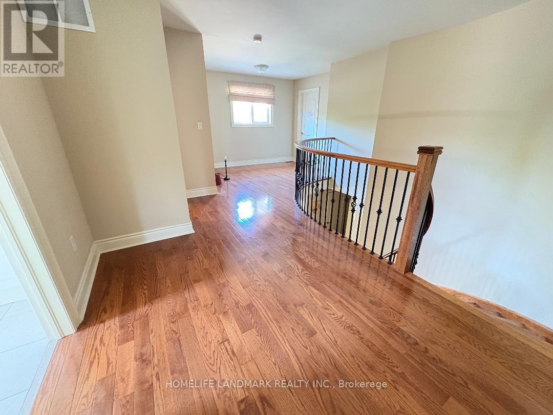29 Hans Drive, Markham, Ontario  L6C 1S9 - Photo 9 - N12477454