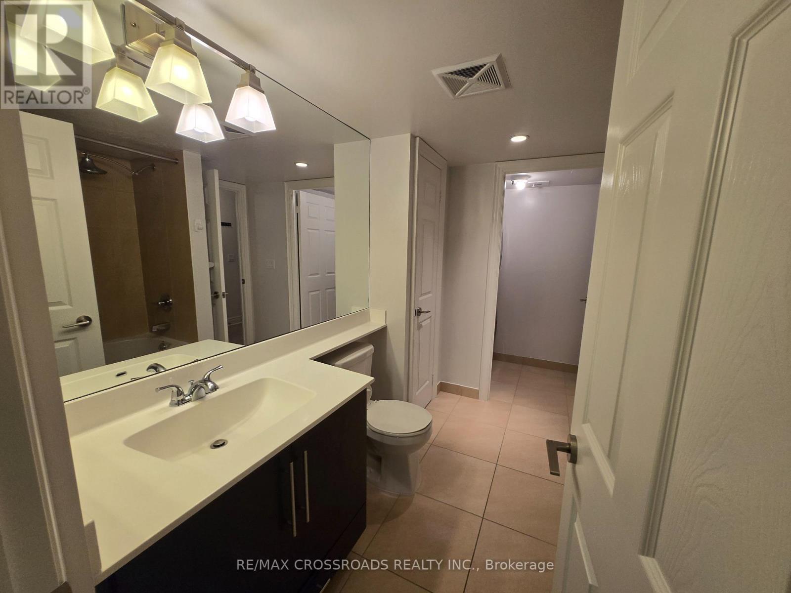 659 - 23 Cox Boulevard, Markham, Ontario  L3R 7Z9 - Photo 13 - N12477460