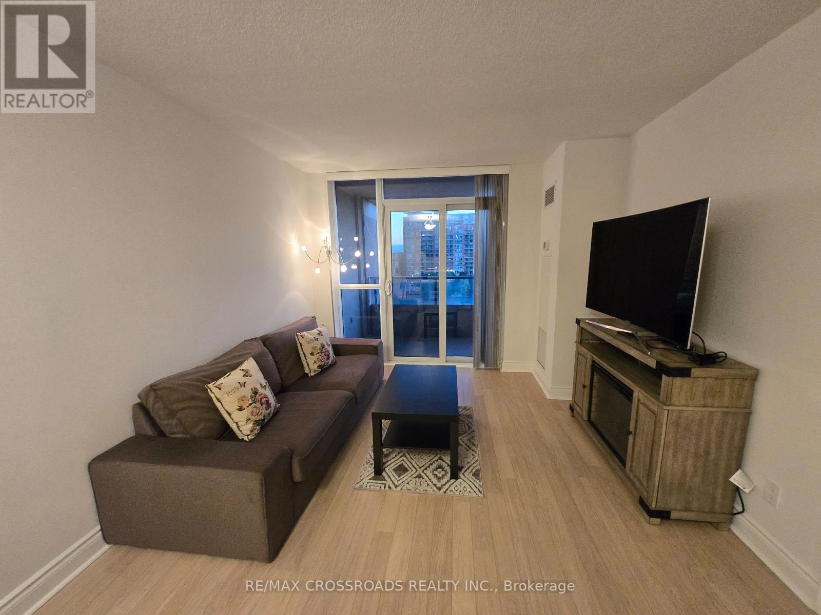 659 - 23 Cox Boulevard, Markham, Ontario  L3R 7Z9 - Photo 3 - N12477460