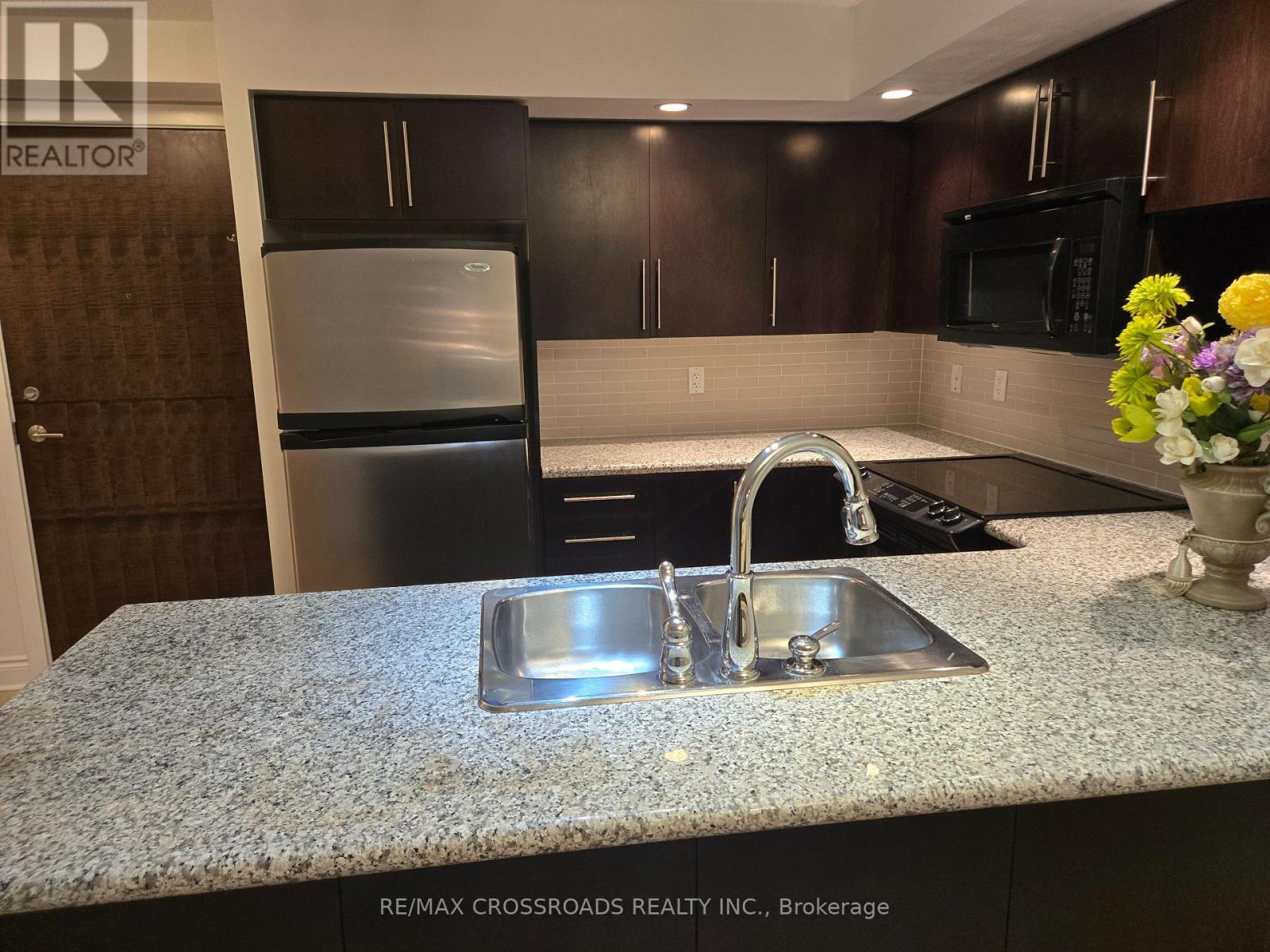 659 - 23 Cox Boulevard, Markham, Ontario  L3R 7Z9 - Photo 4 - N12477460